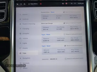 2017 Tesla Model S 100D z VIN 5YJSA1E21HF190815, wystawiony jako IAAI lot #42422004 z przebiegiem 99 938 mil mil oraz . Historia ofert i sprzedaży dostępna na DreamBid. Obrazek 7.