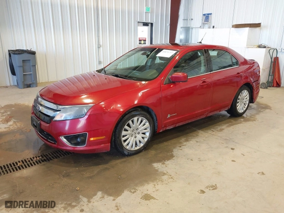2011 Ford Fusion Hybrid with VIN 3FADP0L33BR155315, listed as a IAAI auction lot 41871715 with 197,345 mi miles. Bid and sale history available at carsss.com. Image 2.