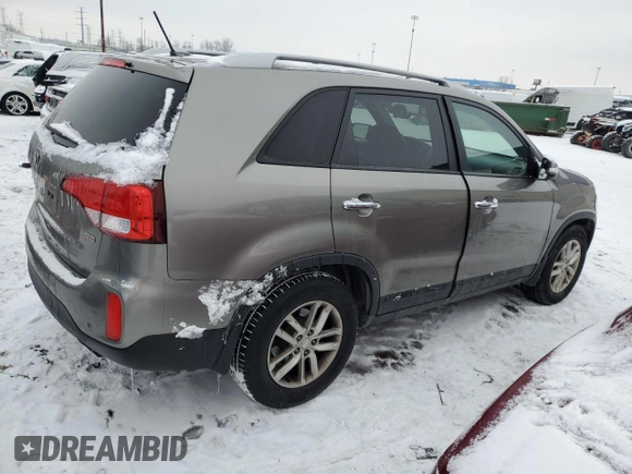 2014 Kia Sorento LX z VIN 5XYKT3A63EG470187, wystawiony jako Copart lot #88716075 z przebiegiem 111 478 mil mil oraz Szkoda całkowita • Salvage title. Historia ofert i sprzedaży dostępna na DreamBid. Obrazek 3.