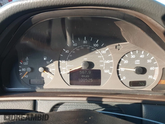 2000 Mercedes-Benz E-Class with VIN WDBJF65J1YB058351, listed as a IAAI auction lot 41834603 with 100,525 mi miles. Bid and sale history available at carsss.com. Image 7.