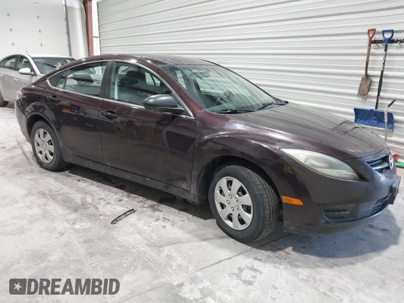 2011 Mazda Mazda6 i Sport with VIN 1YVHZ8BH4B5M30639, listed as a IAAI auction lot 41695216 with 190,338 mi miles. Bid and sale history available at carsss.com. Image 1.