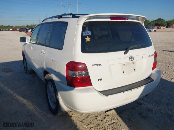 2005 Toyota Highlander with VIN JTEDP21A750067035, listed as a IAAI auction lot 41741920 with 343,338 mi miles. Bid and sale history available at carsss.com. Image 3.