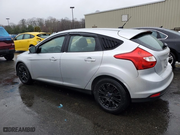 2012 Ford Focus SE with VIN 1FAHP3K26CL371705, listed as a Copart auction lot 48136685 with 139,245 mi miles and Salvage Title. Bid and sale history available at carsss.com. Image 2.