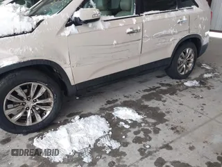 2011 Kia Sorento EX with VIN 5XYKU4A29BG040661, listed as a IAAI auction lot 41542762 with 185,108 mi miles. Bid and sale history available at carsss.com. Image 13.