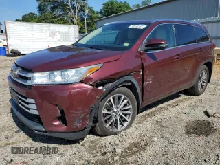 2018 Toyota Highlander SE z VIN 5TDJZRFH9JS825464, wystawiony jako Copart lot #59546165 z przebiegiem 89 655 mil mil oraz Szkoda całkowita • Salvage title. Historia ofert i sprzedaży dostępna na DreamBid. Obrazek 1.