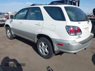 2002 Lexus RX with VIN JTJHF10U320269586, listed as a IAAI auction lot 41264933 with 156,164 mi miles. Bid and sale history available at carsss.com. Image 3.