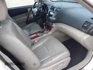 2011 Toyota Highlander Limited with VIN JTEDC3EHXB2002186, listed as a IAAI auction lot 41645915 with 367,650 mi miles and . Bid and sale history available at DreamBid. Image 5.
