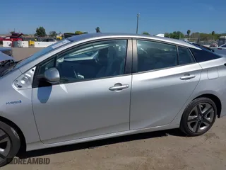 2022 Toyota Prius L Eco with VIN JTDKAMFU3N3190048, listed as a IAAI auction lot 41982252 with 19,189 mi miles. Bid and sale history available at carsss.com. Image 14.