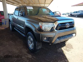 2013 Toyota Tacoma z VIN 3TMMU4FN9DM050432, wystawiony jako IAAI lot #42047726 z przebiegiem 108 857 mil mil oraz . Historia ofert i sprzedaży dostępna na DreamBid. Obrazek 1.