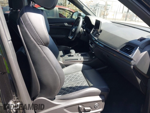 2018 Audi SQ5 Premium Plus z VIN WA1A4AFY1J2008989, wystawiony jako IAAI lot #42249709 z przebiegiem 82 188 mil mil oraz . Historia ofert i sprzedaży dostępna na DreamBid. Obrazek 5.