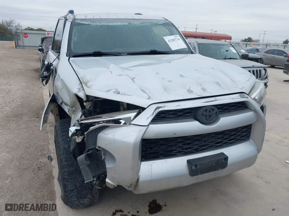 2019 Toyota 4Runner SR5 with VIN JTEZU5JRXK5206675, listed as a IAAI auction lot 41285714 with 75,597 mi miles. Bid and sale history available at carsss.com. Image 6.
