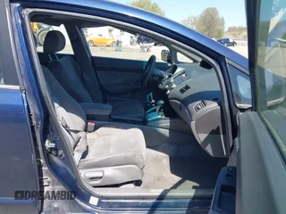 2007 Honda Civic Sdn LX with VIN 1HGFA16547L034503, listed as a IAAI auction lot 42063562 with 181,281 mi miles. Bid and sale history available at carsss.com. Image 5.