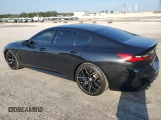 2022 BMW M8 Competition z VIN WBSGV0C08NCH18537, wystawiony jako Copart lot #50767325 z przebiegiem 46 180 mil mil oraz Tytuł czysty. Historia ofert i sprzedaży dostępna na DreamBid. Obrazek 2.