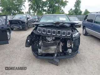 2022 Jeep Compass Latitude z VIN 3C4NJDBB3NT113332, wystawiony jako IAAI lot #42452658 z przebiegiem 43 430 mil mil oraz . Historia ofert i sprzedaży dostępna na DreamBid. Obrazek 13.
