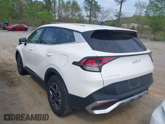2024 Kia Sportage LX with VIN KNDPU3DF4R7310949, listed as a IAAI auction lot 41986958 with 27,566 mi miles and . Bid and sale history available at DreamBid. Image 3.