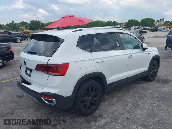2024 Volkswagen Taos SE z VIN 3VVEX7B26RM128537, wystawiony jako IAAI lot #42344341 z przebiegiem 8 723 mil mil oraz . Historia ofert i sprzedaży dostępna na DreamBid. Obrazek 4.