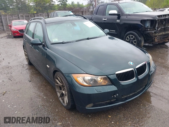 2007 BMW 3 Series 328xi z VIN WBAVT73557FZ36066, wystawiony jako IAAI lot #42333756 z przebiegiem 88 424 mil mil oraz . Historia ofert i sprzedaży dostępna na DreamBid. Obrazek 1.