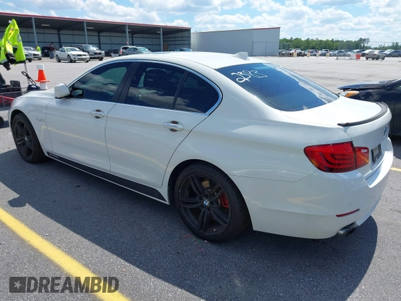 2012 BMW 5 Series 528i z VIN WBAXG5C55CDW66358, wystawiony jako IAAI lot #42166239 z przebiegiem 81 336 mil mil oraz . Historia ofert i sprzedaży dostępna na DreamBid. Obrazek 3.