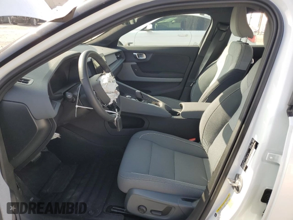 2024 Polestar 2 z VIN YSMFE3KA5RL237277, wystawiony jako Copart lot #83460924 z przebiegiem 4121 mil mil oraz Szkody całkowita. Historia ofert i sprzedaży dostępna na DreamBid. Obrazek 7.