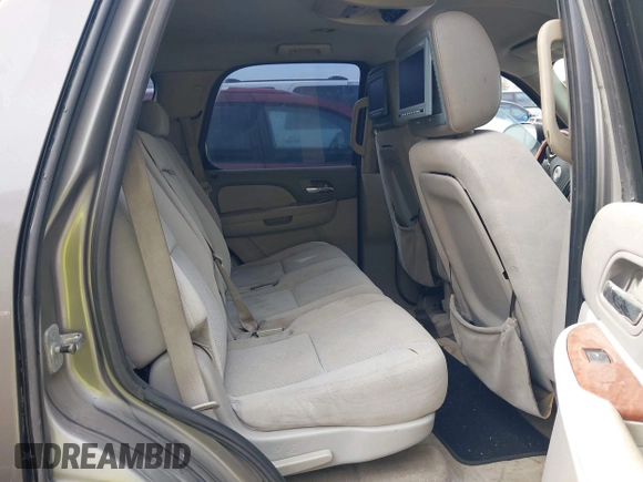2007 GMC Yukon SLE w/3SA with VIN 1GKFC13C17R346467, listed as a IAAI auction lot 41425793 with 252,934 mi miles. Bid and sale history available at carsss.com. Image 8.