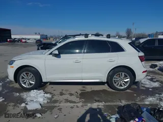 2020 Audi Q5 Premium with VIN WA1ANAFY4L2063453, listed as a IAAI auction lot 41334895 with 97,274 mi miles. Bid and sale history available at carsss.com. Image 14.