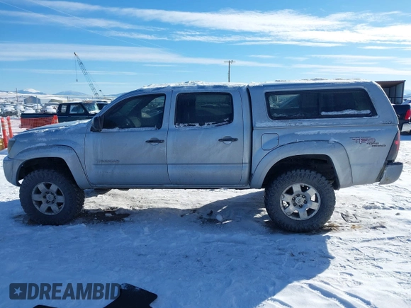2006 Toyota Tacoma z VIN 5TELU42N06Z195981, wystawiony jako IAAI lot #41333261 z przebiegiem 216 216 mil mil oraz . Historia ofert i sprzedaży dostępna na DreamBid. Obrazek 15.