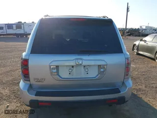 2007 Honda Pilot LX with VIN 5FNYF28197B018888, listed as a IAAI auction lot 41647146 with 176,767 mi miles. Bid and sale history available at carsss.com. Image 16.