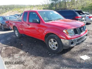 2008 Nissan Frontier SE z VIN 1N6AD06U48C400976, wystawiony jako IAAI lot #41881426 z przebiegiem 216 582 mil mil oraz . Historia ofert i sprzedaży dostępna na DreamBid. Obrazek 1.