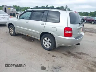2003 Toyota Highlander z VIN JTEHF21A130118885, wystawiony jako IAAI lot #42475699 z przebiegiem 151 201 mil mil oraz . Historia ofert i sprzedaży dostępna na DreamBid. Obrazek 3.