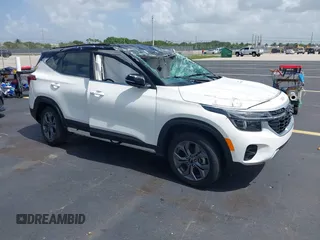 2024 Kia Seltos S with VIN KNDEU2AA2R7629597, listed as a IAAI auction lot 42480646 with 14,451 mi miles and . Bid and sale history available at DreamBid. Image 1.