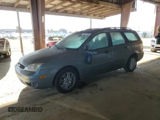2005 Ford Focus SE with VIN 1FAHP36N85W239888, listed as a Copart auction lot 50426775 with 302,828 mi miles and Clean Title. Bid and sale history available at carsss.com. Image 1.