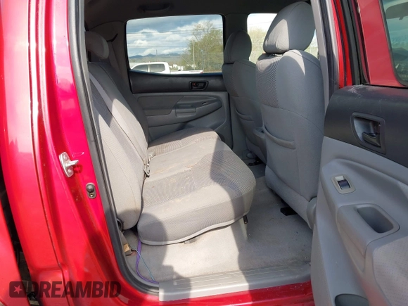 2006 Toyota Tacoma z VIN 5TELU42N06Z154198, wystawiony jako IAAI lot #42032985 z przebiegiem 225 779 mil mil oraz . Historia ofert i sprzedaży dostępna na DreamBid. Obrazek 8.