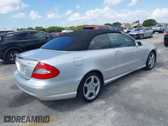 2007 Mercedes-Benz CLK 550 with VIN WDBTK72F37F222068, listed as a IAAI auction lot 42124732 with 169,442 mi miles and . Bid and sale history available at carsss.com. Image 4.