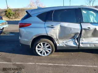 2019 Acura RDX with VIN 5J8TC2H30KL044257, listed as a IAAI auction lot 41727901 with 30,304 mi miles. Bid and sale history available at carsss.com. Image 12.