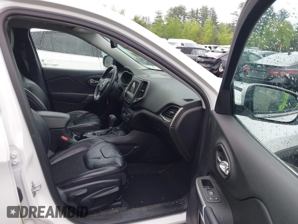 2020 Jeep Cherokee Latitude Plus z VIN 1C4PJMLBXLD538959, wystawiony jako IAAI lot #42266458 z przebiegiem 67 543 mil mil oraz . Historia ofert i sprzedaży dostępna na DreamBid. Obrazek 5.