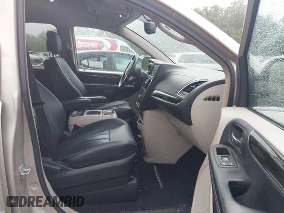 2014 Chrysler Town & Country Touring with VIN 2C4RC1BG7ER208937, listed as a IAAI auction lot 42213347 with 198,077 mi miles and . Bid and sale history available at DreamBid. Image 5.