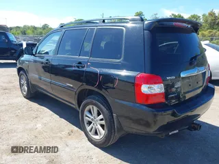 2007 Toyota Highlander Hybrid with VIN JTEHW21A970039728, listed as a IAAI auction lot 42044242 with 200,798 mi miles. Bid and sale history available at carsss.com. Image 3.