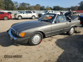 1988 Mercedes-Benz 560 Series 560SL with VIN WDBBA48D9JA082731, listed as a Copart auction lot 84756764 with 156,731 mi miles and Clean Title. Bid and sale history available at carsss.com. Image 1.
