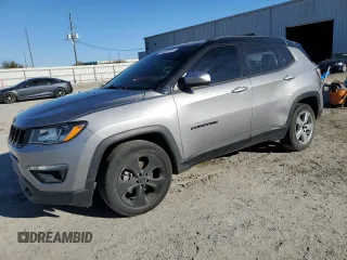2019 Jeep Compass Latitude z VIN 3C4NJCBB1KT782396, wystawiony jako Copart lot #48022595 z przebiegiem 75 790 mil mil oraz Szkoda całkowita • Salvage title. Historia ofert i sprzedaży dostępna na DreamBid. Obrazek 1.