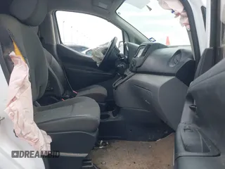 2018 Nissan NV200 SV z VIN 3N6CM0KN3JK693485, wystawiony jako IAAI lot #41699643 z przebiegiem Nie podano mil oraz . Historia ofert i sprzedaży dostępna na DreamBid. Obrazek 5.
