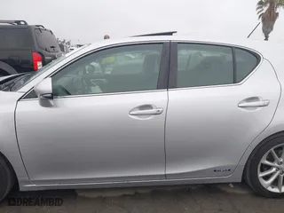 2012 Lexus CT 200h with VIN JTHKD5BHXC2080234, listed as a IAAI auction lot 41911973 with 86,261 mi miles. Bid and sale history available at carsss.com. Image 14.
