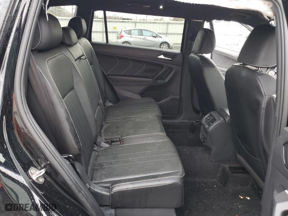 2023 Volkswagen Tiguan SE R-Line Black with VIN 3VV8B7AX7PM027416, listed as a Copart auction lot 50205645 with 39,095 mi miles and Salvage Title. Bid and sale history available at carsss.com. Image 11.
