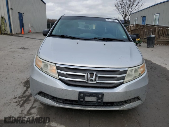 2011 Honda Odyssey EX-L with VIN 5FNRL5H63BB098661, listed as a Copart auction lot 52566345 with 177,071 mi miles and Salvage Title. Bid and sale history available at DreamBid. Image 5.