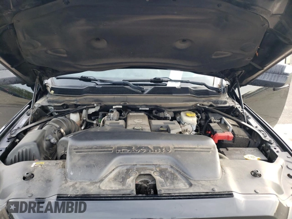 2020 Ram 2500 Limited z VIN 3C6UR5SL0LG273751, wystawiony jako Copart lot #52580975 z przebiegiem 101 615 mil mil oraz Szkoda całkowita • Salvage title. Historia ofert i sprzedaży dostępna na DreamBid. Obrazek 12.