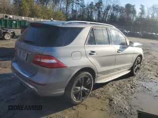 2012 Mercedes-Benz M 550 z VIN 4JGDA7DB9CA049890, wystawiony jako Copart lot #82862974 z przebiegiem 117 355 mil mil oraz Szkoda całkowita • Salvage title. Historia ofert i sprzedaży dostępna na DreamBid. Obrazek 3.
