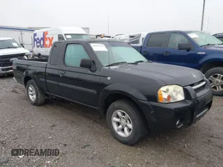 2002 Nissan Frontier XE z VIN 1N6DD26S32C320728, wystawiony jako IAAI lot #41995224 z przebiegiem 71 870 mil mil oraz . Historia ofert i sprzedaży dostępna na DreamBid. Obrazek 1.