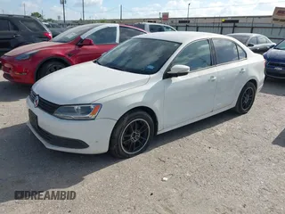 2012 Volkswagen Jetta SE z VIN 3VWDP7AJ0CM332273, wystawiony jako IAAI lot #42807798 z przebiegiem 160 501 mil mil oraz . Historia ofert i sprzedaży dostępna na DreamBid. Obrazek 2.