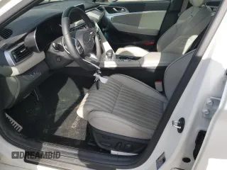 2023 Genesis G70 3.3T with VIN KMTG54TE5PU133386, listed as a Copart auction lot 84172474 with 7,860 mi miles and Salvage title. Bid and sale history available at DreamBid. Image 7.