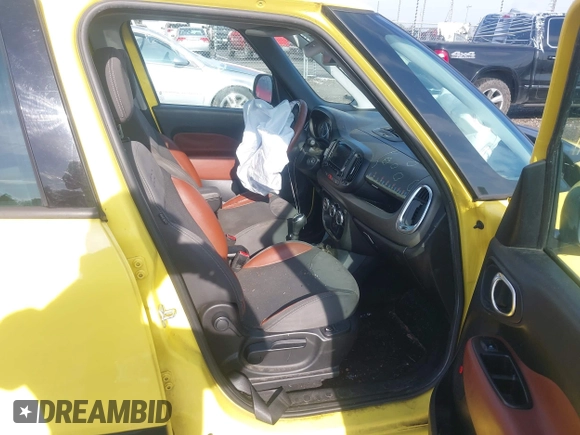 2014 FIAT 500L Trekking z VIN ZFBCFADH4EZ013485, wystawiony jako IAAI lot #42104043 z przebiegiem 157 744 mil mil oraz . Historia ofert i sprzedaży dostępna na DreamBid. Obrazek 5.