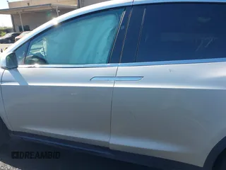 2016 Tesla Model X 70D with VIN 5YJXCAE21GF033123, listed as a IAAI auction lot 39813497 with 162,509 mi miles and . Bid and sale history available at DreamBid. Image 15.